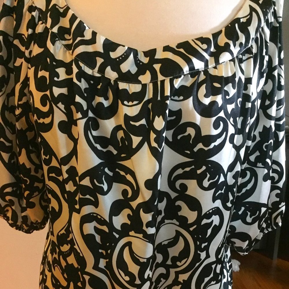 White House Black Market Silky Blouse szXL